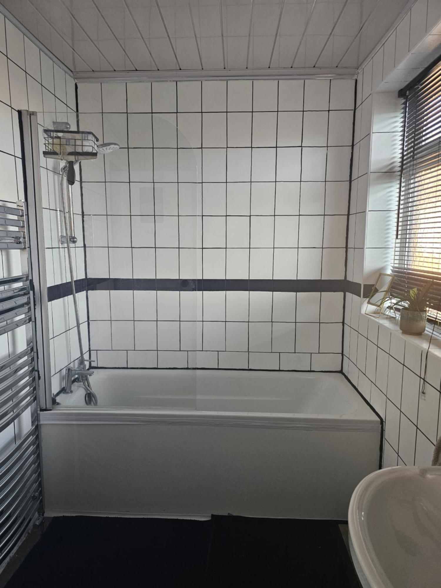 Double Bedroom Located Close To Manchester Airport ウィゼンショー エクステリア 写真