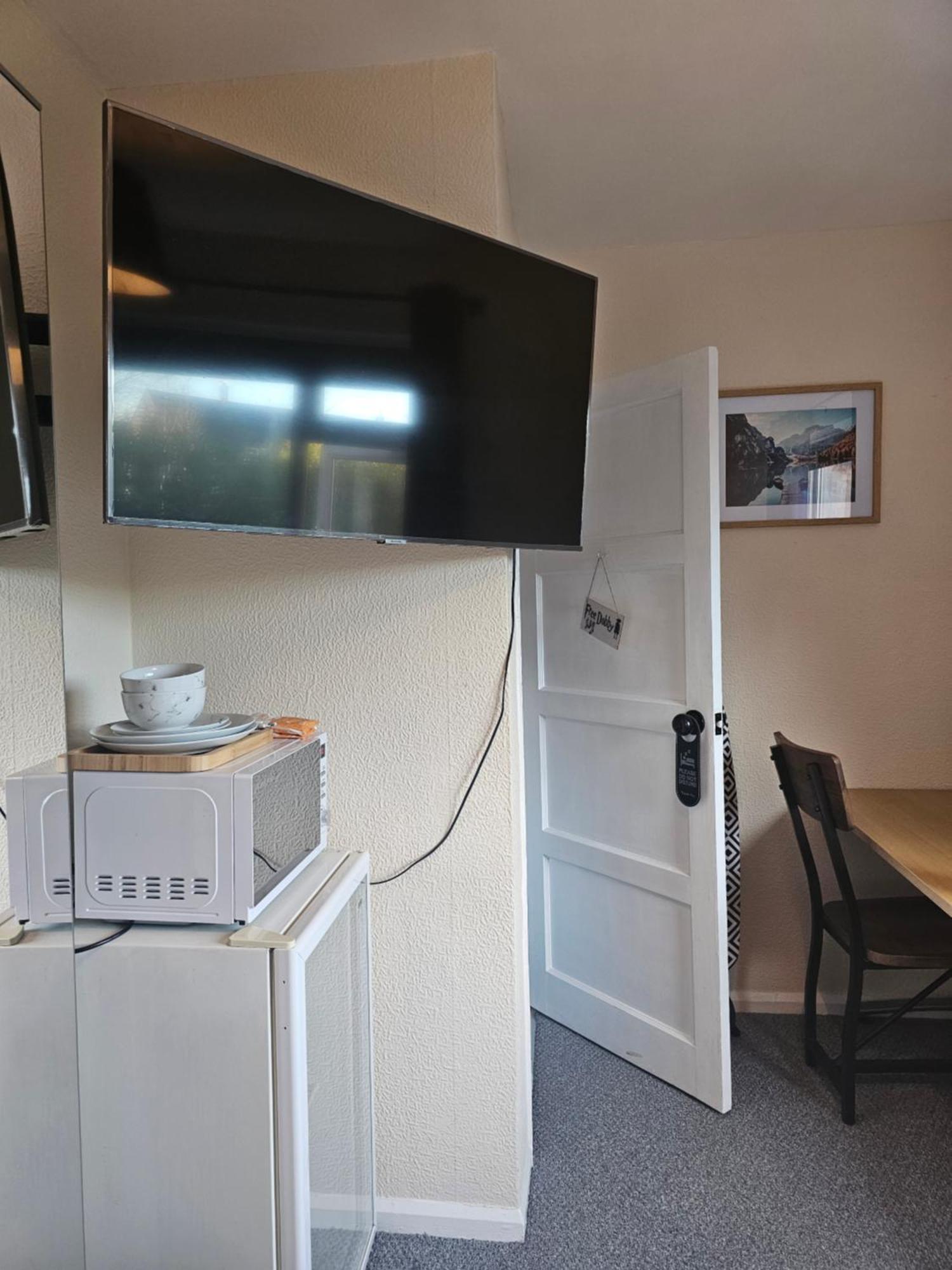Double Bedroom Located Close To Manchester Airport ウィゼンショー エクステリア 写真